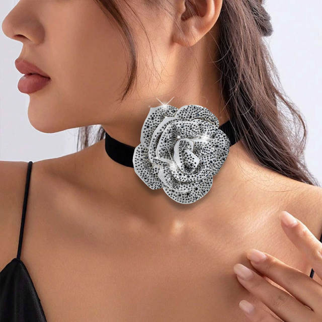 Diamond flower camellia flower velvet women choker necklace