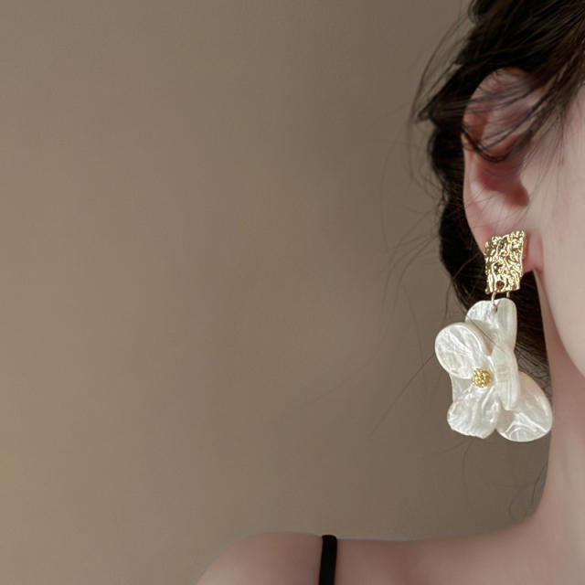 Silver needle acrylic flower dangle earrings