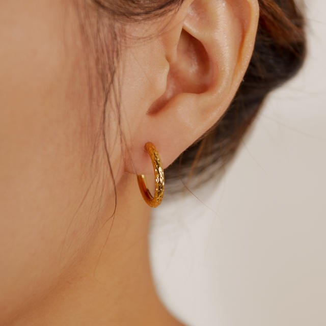 Simple stainless steel small hoop earrings huggie earrings