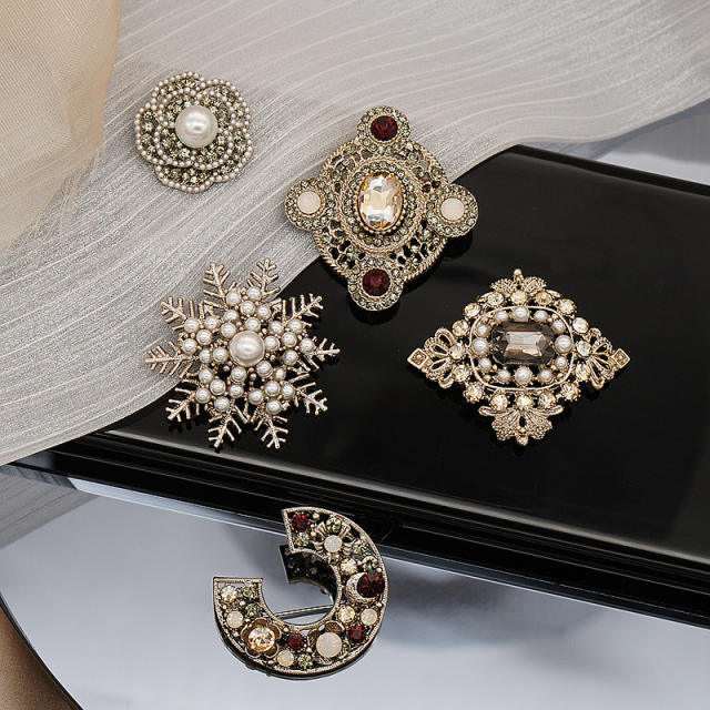 Vintage baroque pearl beaded easy match metal brooch