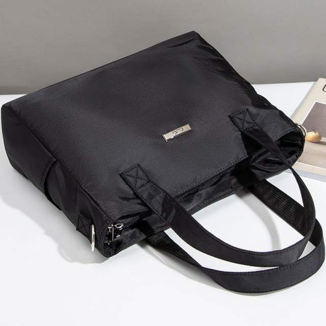 Large capactiy black color waterproof tote bag travel bag