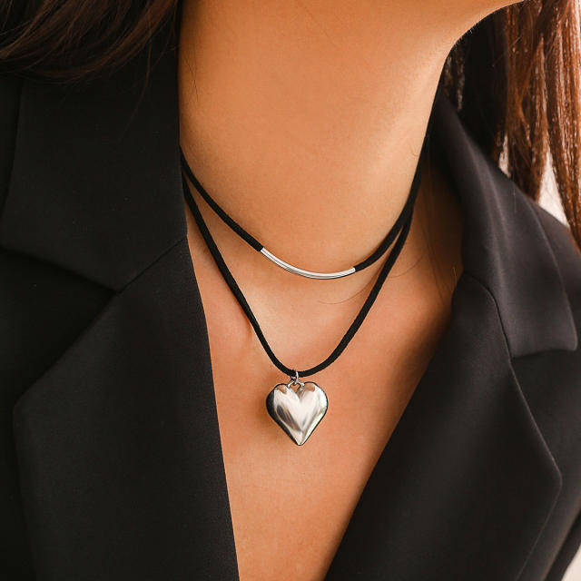 Metal heart charm two layer velvet black choker necklace