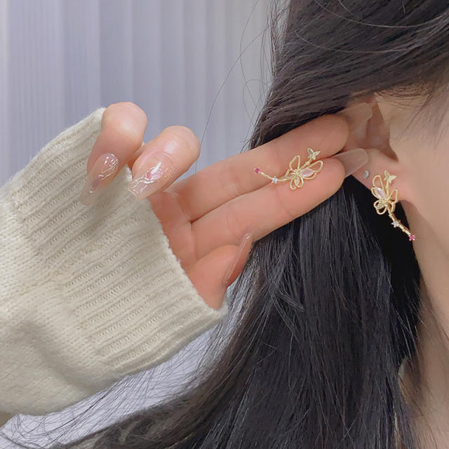 Unique gold color hollow butterfly women earrings clip on earrings