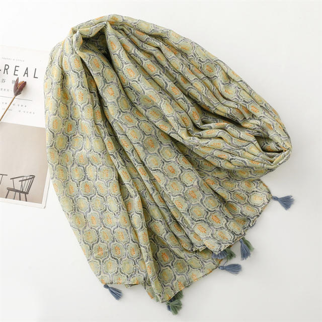 Summer fresh green color geometric pattern fashion scarf