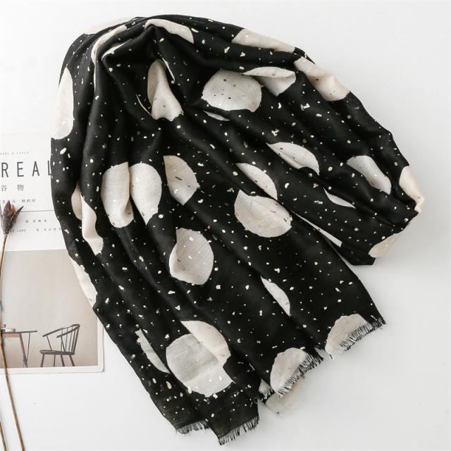Elegant black color fashion scarf