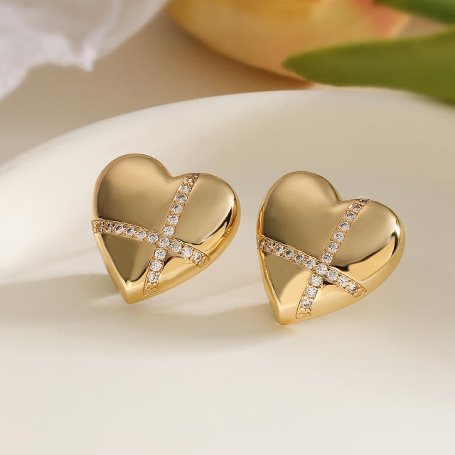 Delicate gold plated copper diamond heart studs earrings collection