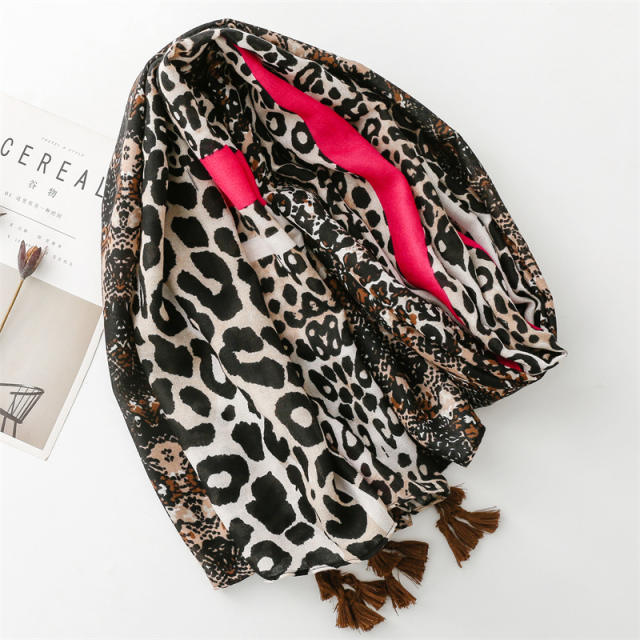 Personality leopard grain pattern fashion scarf