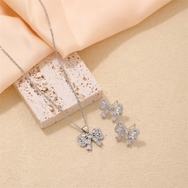 Delicate bow diamond necklace set