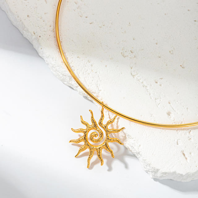 Natural sun charm stainless steel choker necklace