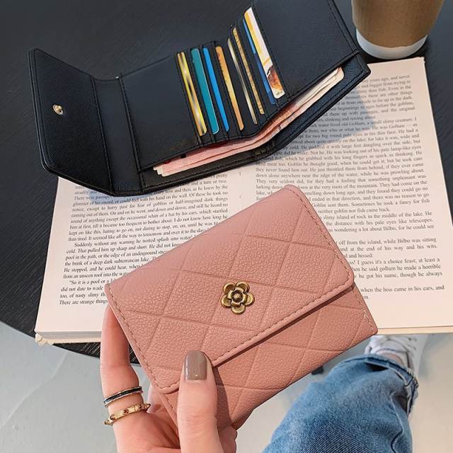 Elegant quilted pattern camellia buckle PU leather women wallet