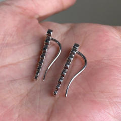 Concise easy match diamond ear climber