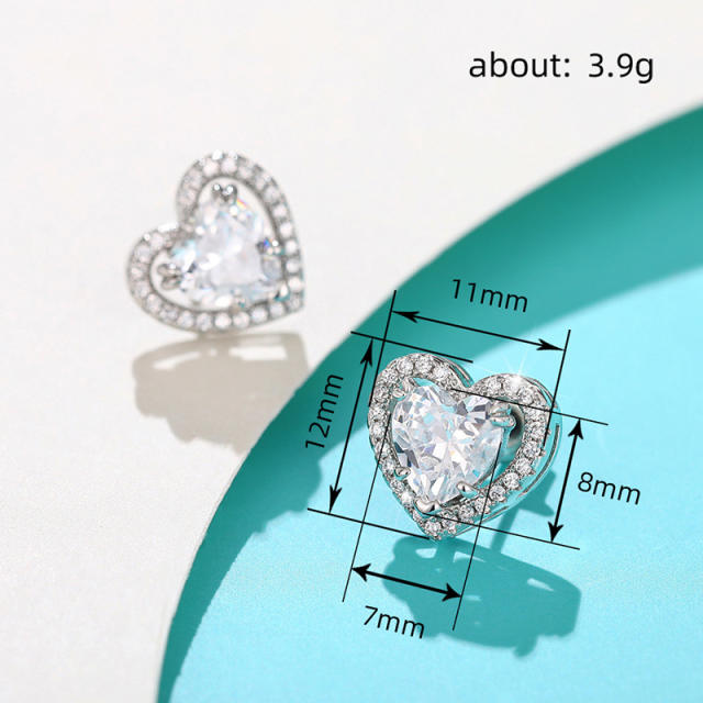 Eleagnt diamond heart studs earrings