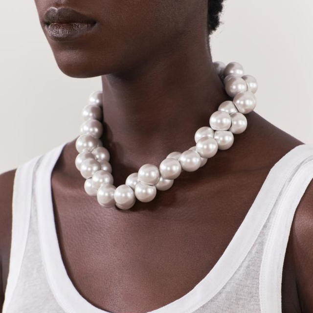 Chunky imitation pearl beaded choker necklace