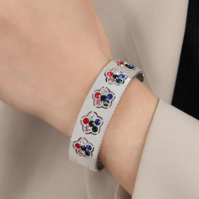 18KG chunky diamond flower stainless steel bangle