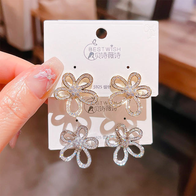 Delicate diamond flower hollow out studs earrings
