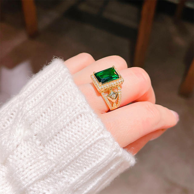 Vintage faux emerald statement finger rings