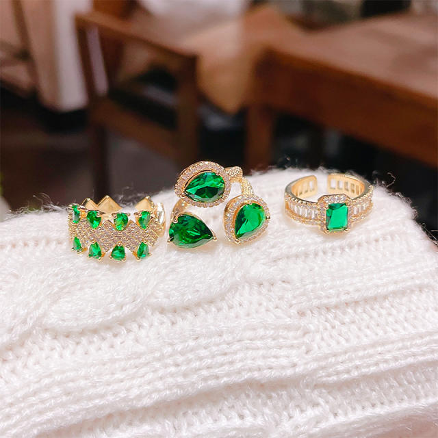 Korean fashion faux emerald statement finger rings