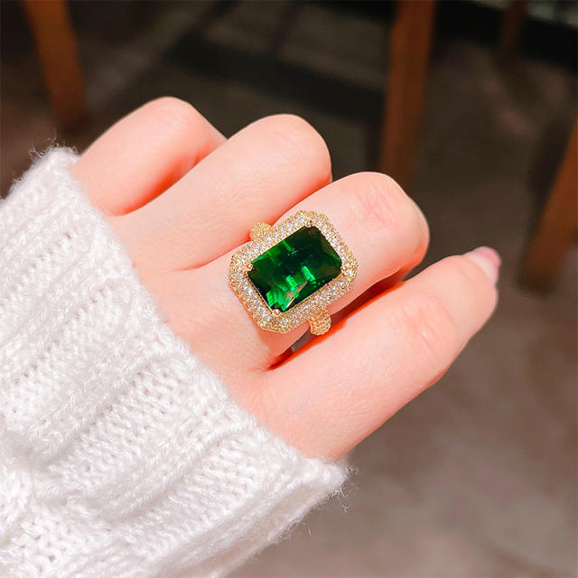 Vintage faux emerald statement finger rings