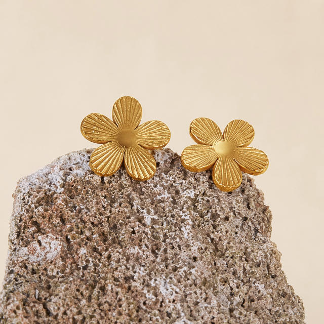 Easy match stainless steel flower studs earrings