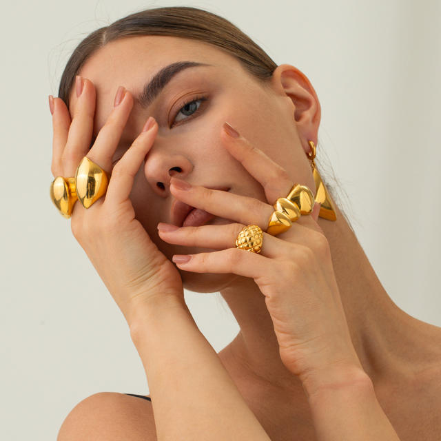 18KG luxury gold color chunky stainless steel rings