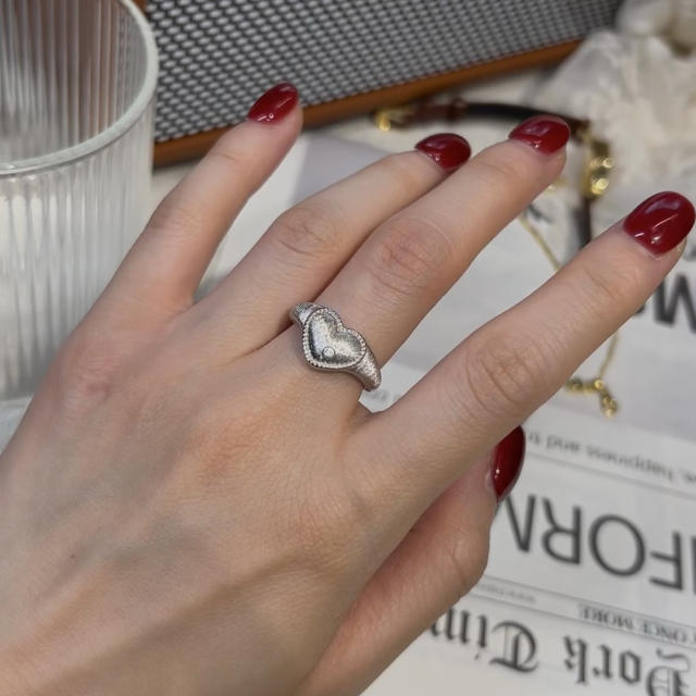 Italy palace trend frosted heart copper finger rings