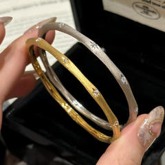 Italy palace design diamond star frosted copper bangle