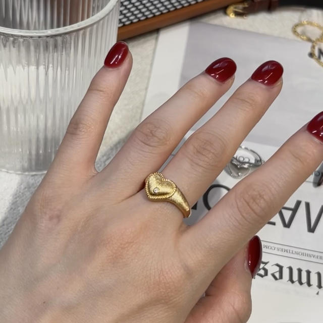 Italy palace trend frosted heart copper finger rings