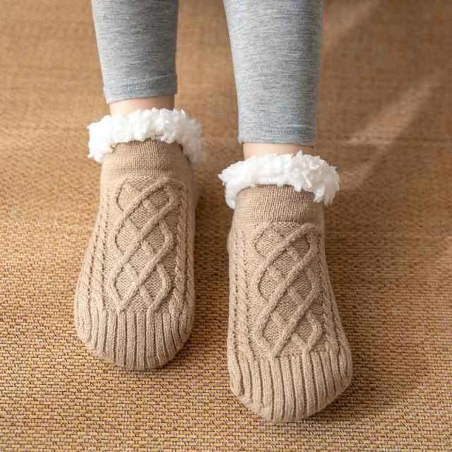 Winter warm braid pattern floor socks