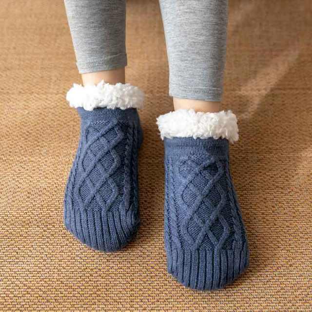 Winter warm braid pattern floor socks