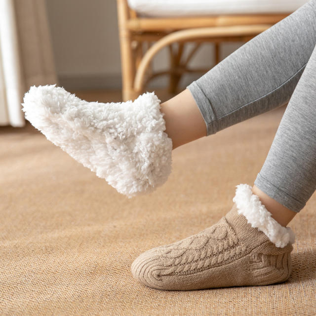 Winter warm braid pattern floor socks
