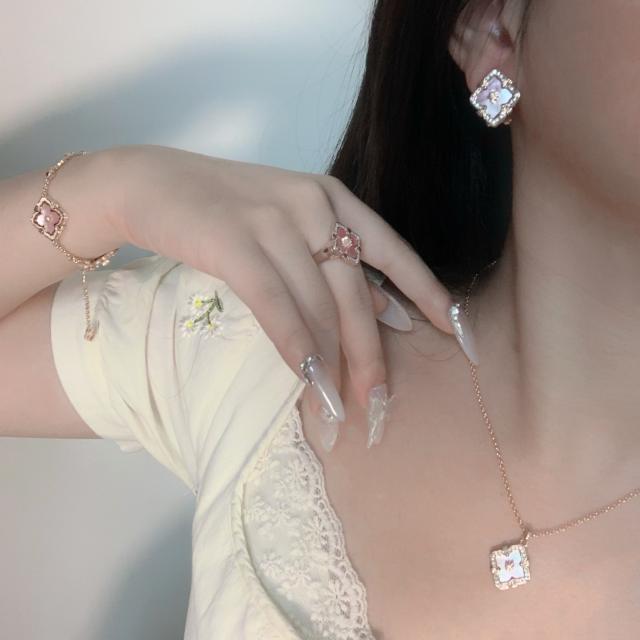 Sweet pink mother shell clover gold plated copper necklace set