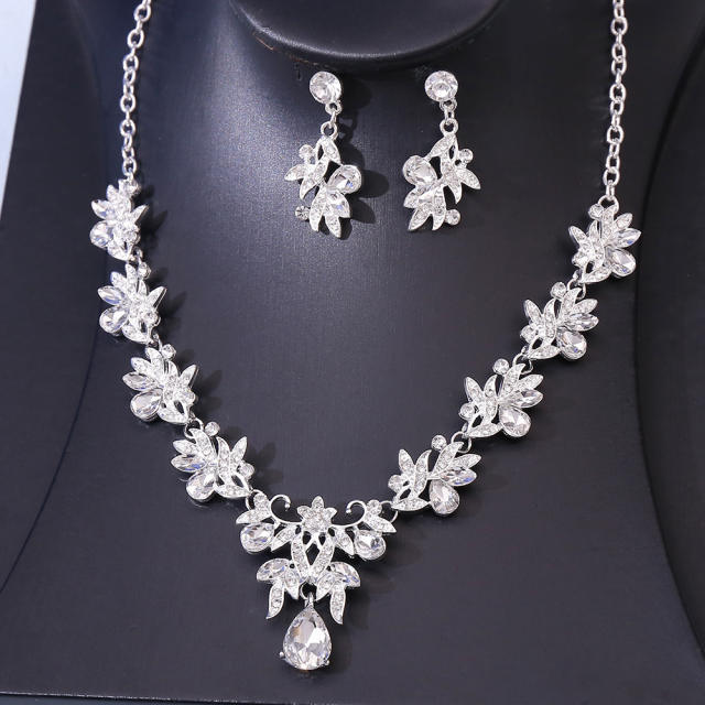Elegant flower colorful diamond necklace set for wedding