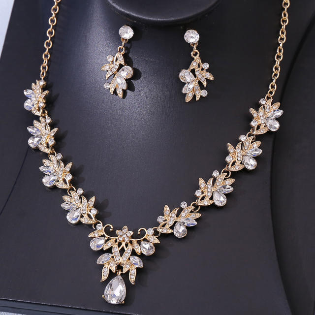 Elegant flower colorful diamond necklace set for wedding