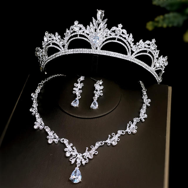 Delicate silver color diamond wedding crown necklace set