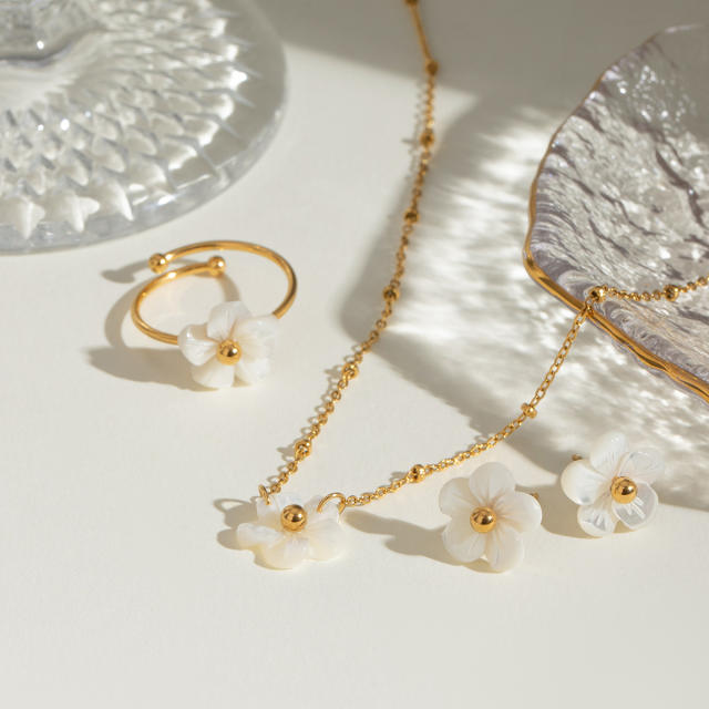Sweet white shell flower stainless steel necklace rings set