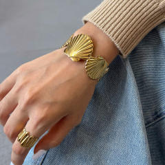 18KG ocean series shell design stainless steel chunky cuff bangle