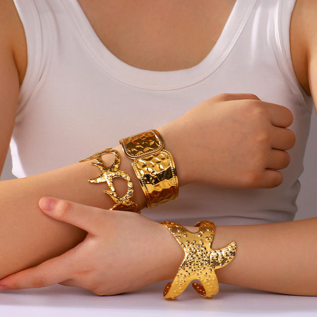 Personality hollow out leaf flower chunky stainless steel cuff bangle
