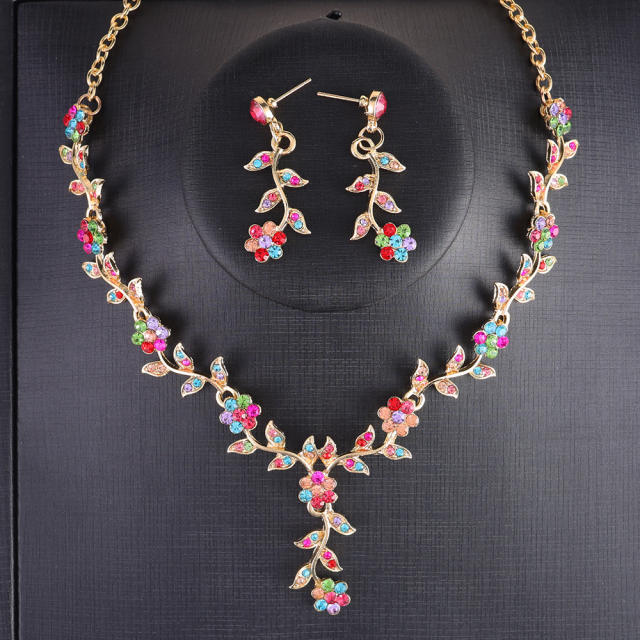 Delicate diamond flower colorful wedding necklace set