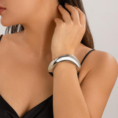 Chunky drop geometric alloy cuff bangle set