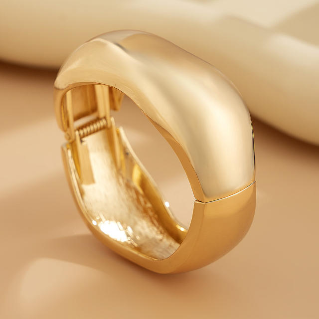 Chunky creative geometric alloy bangle band