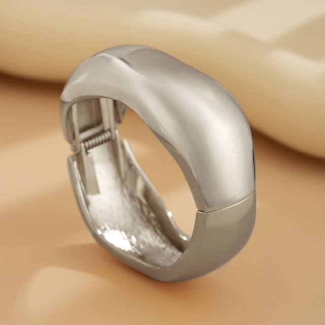 Chunky creative geometric alloy bangle band