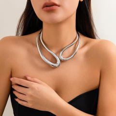 Vintage chunky alloy hollow out choker necklace bangle set