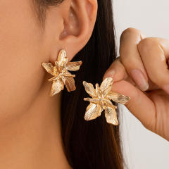 Vintage gold silver alloy flower chunky earrings