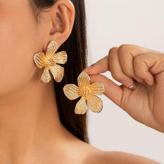 Vintage gold silver alloy flower chunky earrings