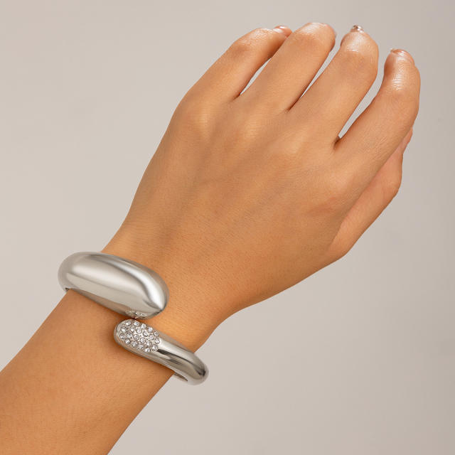 Chunky drop geometric alloy cuff bangle set