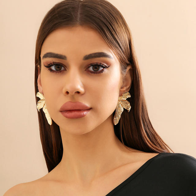 Vintage gold silver alloy flower chunky earrings