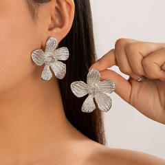 Vintage gold silver alloy flower chunky earrings