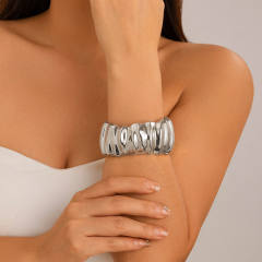 Chunky drop geometric alloy cuff bangle set