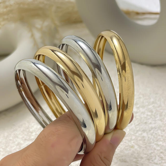 Chunky gold color iron women bangle band set