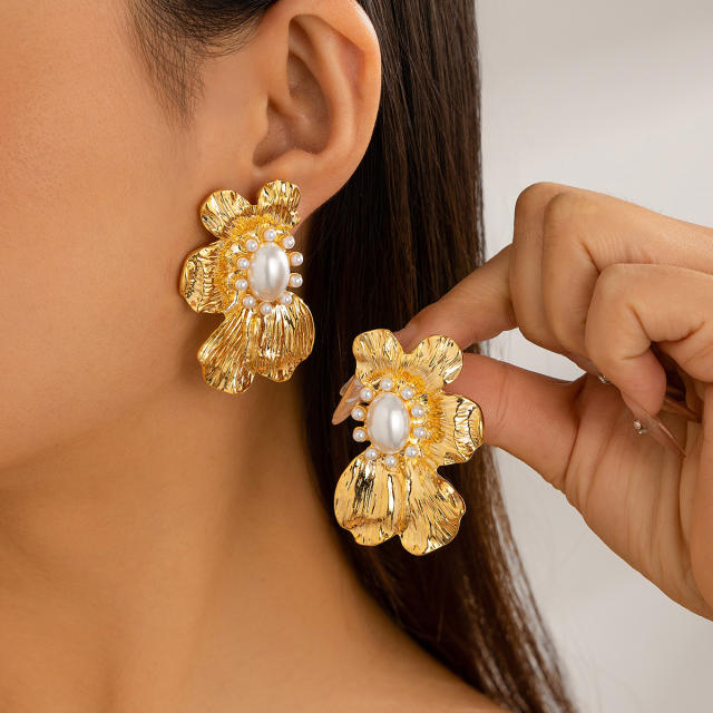 Vintage gold silver alloy flower chunky earrings